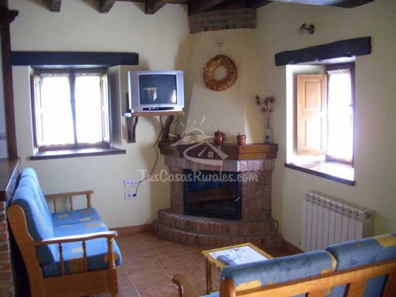 Salón con chimenea